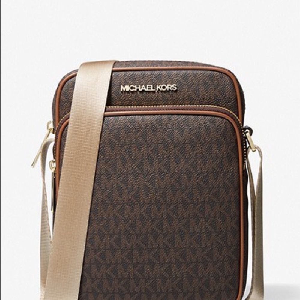 Jet Set Travel Medium Logo Crossbody Bag - Picture 1 of 2